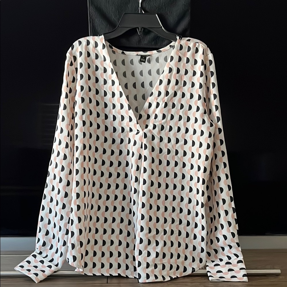ANN TAYLOR Graphic White Cream Blouse
